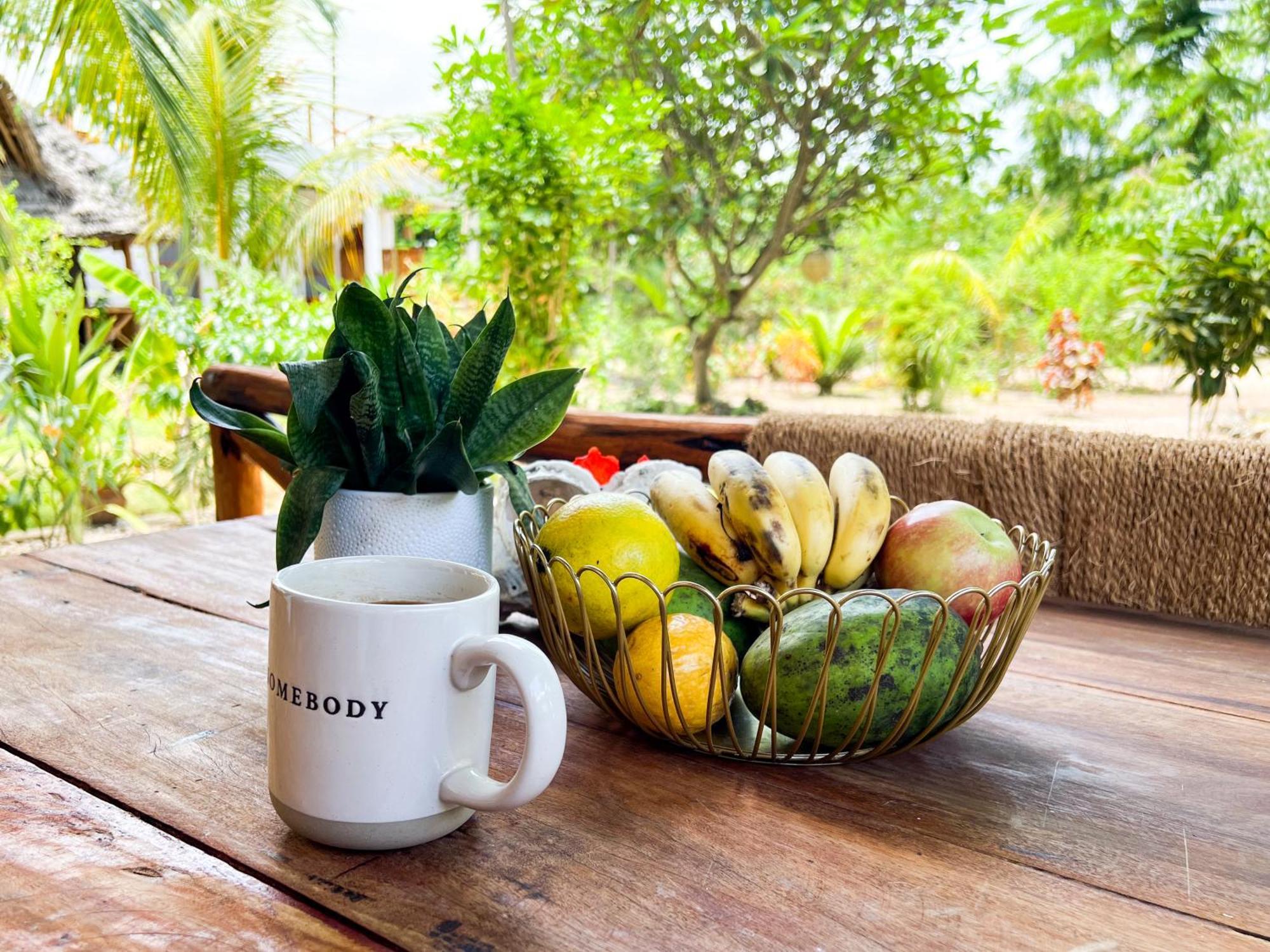 Cozy - Garden, Terrace, Rooftop, Bwejuu