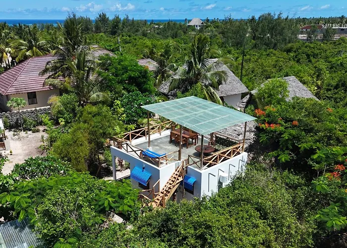 Cozy Bungalow - Garden, Terrace, Rooftop, Beach