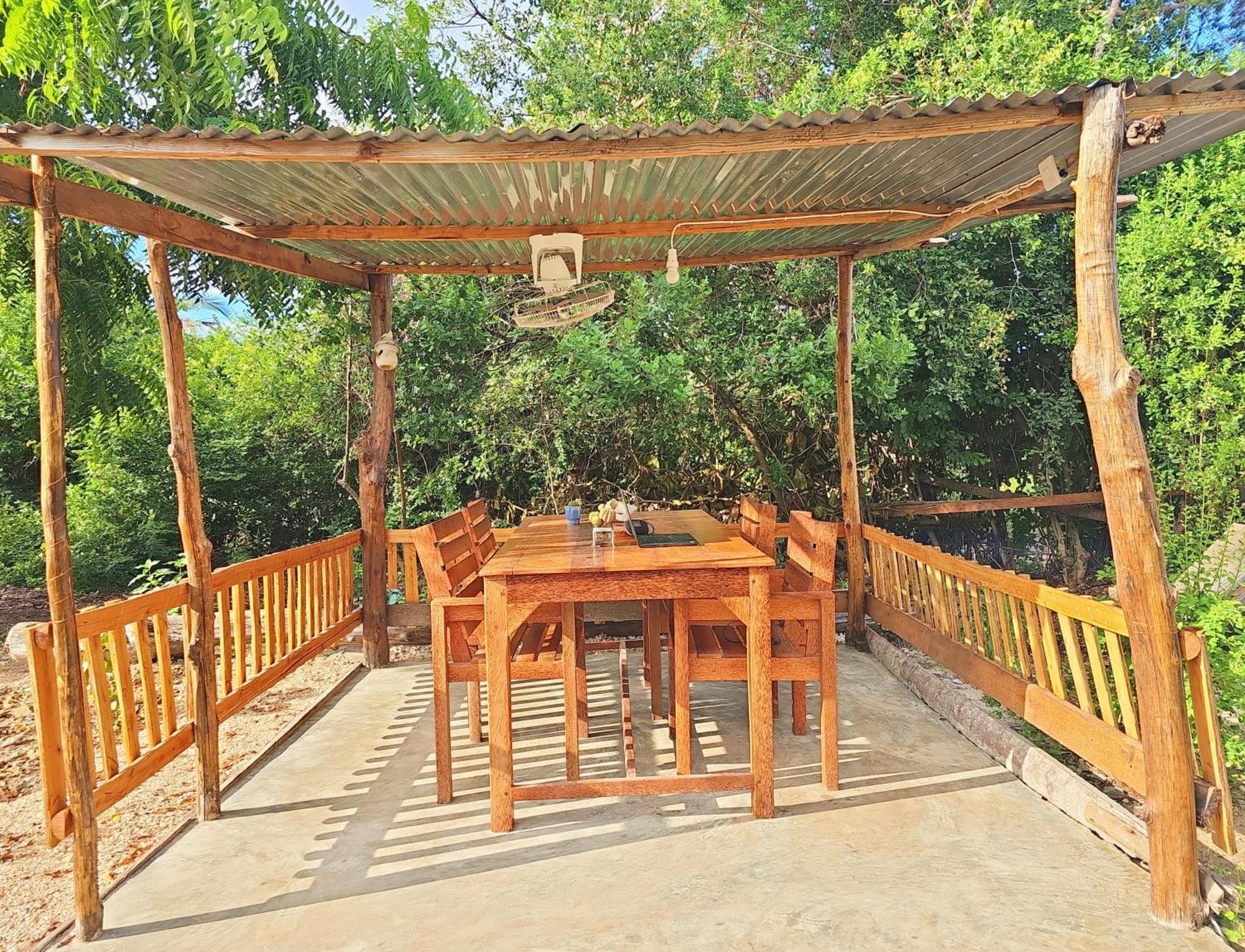 Cozy - Garden, Terrace, Rooftop, Bwejuu