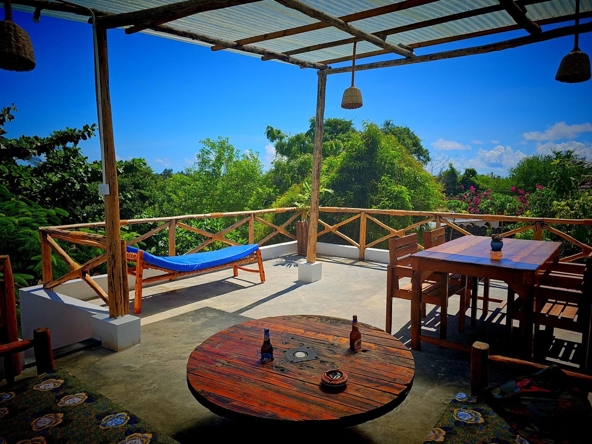 Cozy - Garden, Terrace, Rooftop, Bwejuu