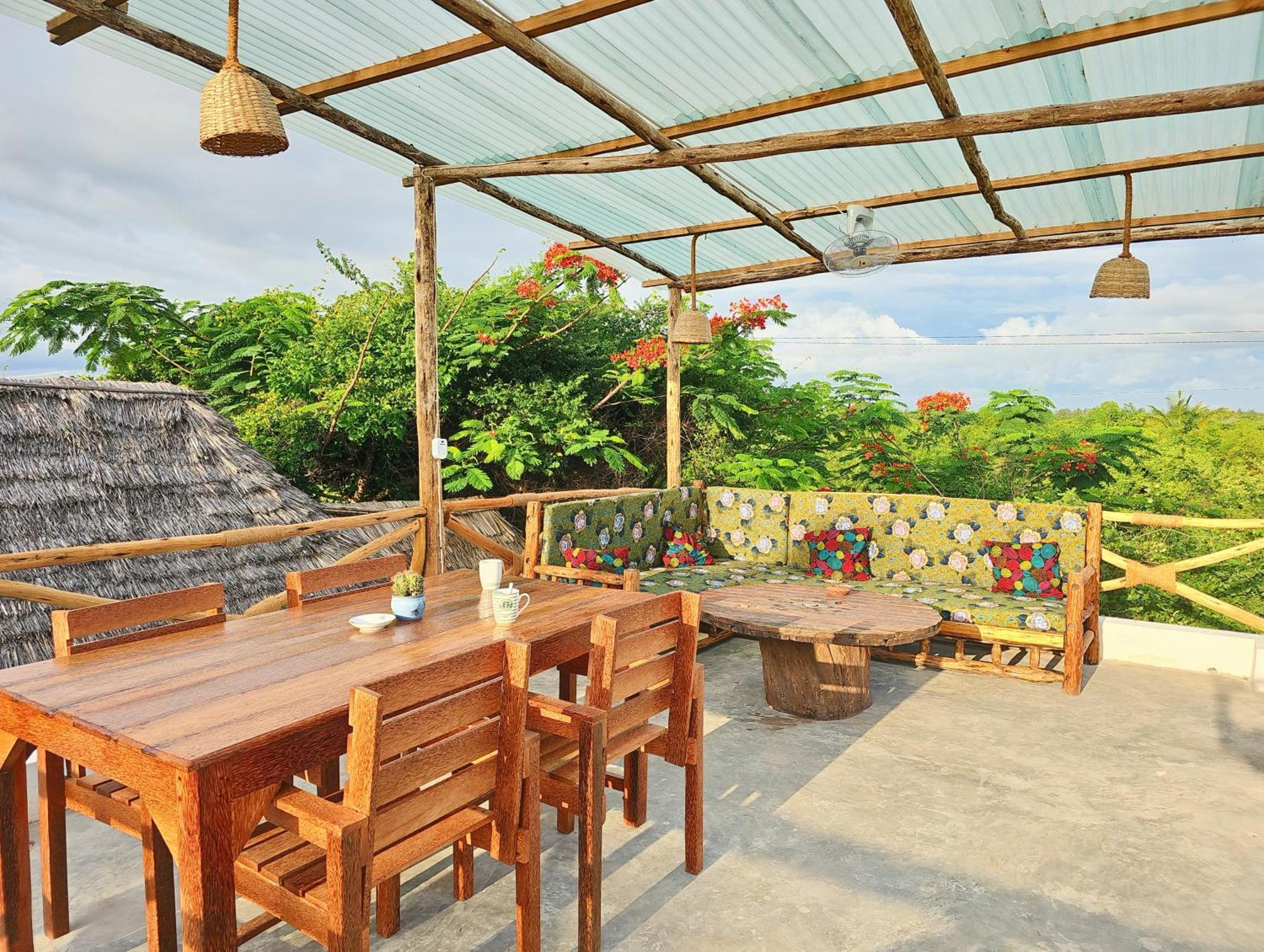 Cozy - Garden, Terrace, Rooftop, Bwejuu